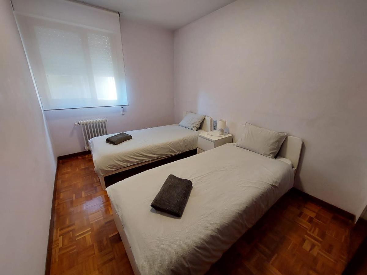 Apartamento Piso Sencillo Y Acogedor Con Parking Gratuito Baranain Exterior foto